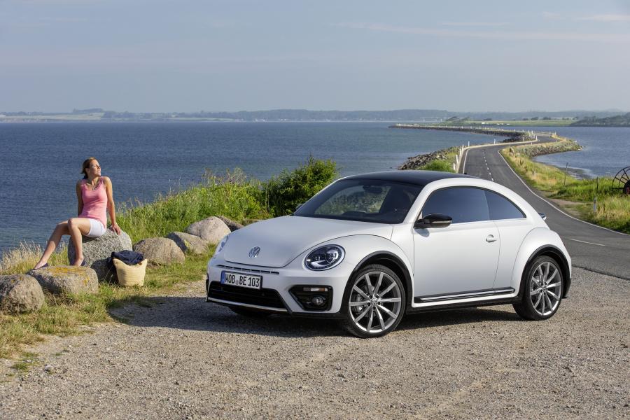  Volkswagen Beetle R-Line 2016 года  (фото 17 из 22)